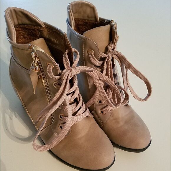NWOT Reneeze Booties   - Picture 1 of 7
